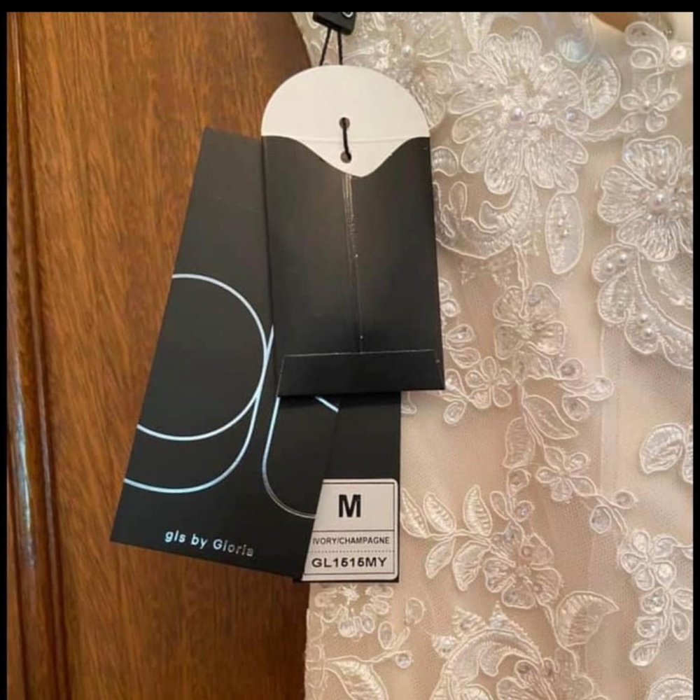 Gls gown by Gloria